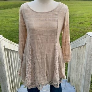 𝅺CAL Style Top Beautiful Cream Tunic with Lace Sz M